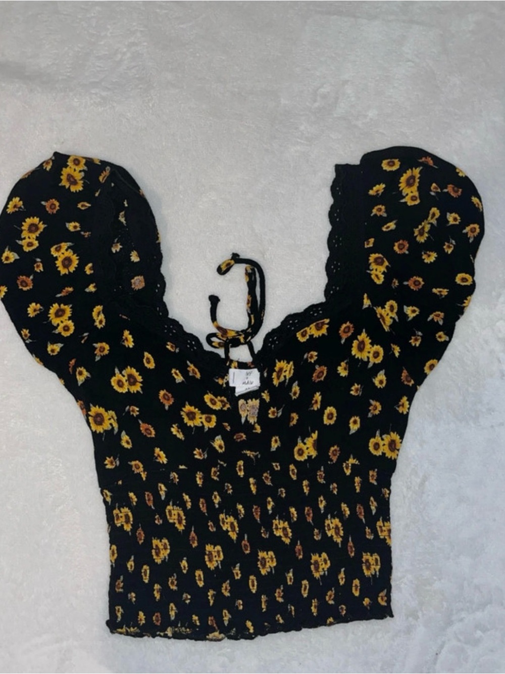 Black Sunflower Print Crop Top with Puff Sleeves